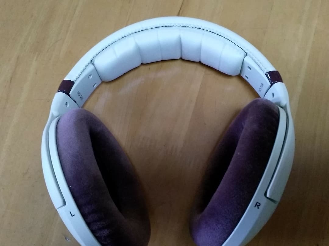 美品　SENNHEISER HD598