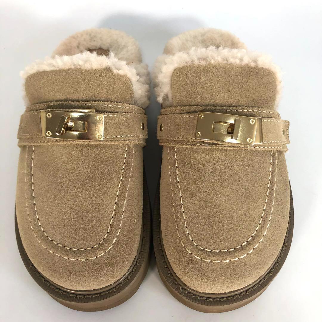 カミナンド ファー付きミュール バックル 24112W 23.5cm相当