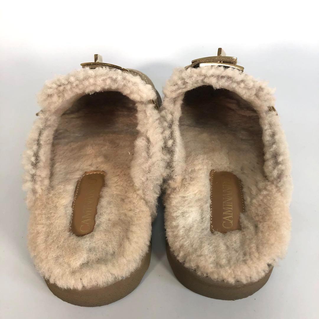 カミナンド ファー付きミュール バックル 24112W 23.5cm相当