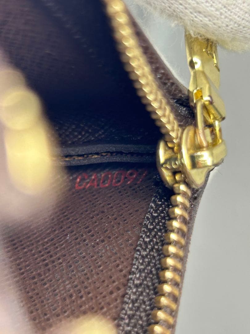 ルイヴィトン　ケースポシェット・クレ　ダミエエベヌ