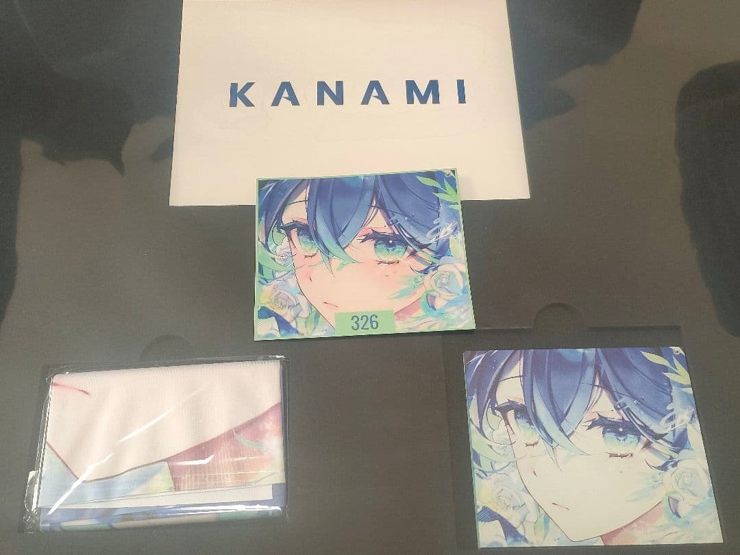 Kanami Minami ガラスマウスパッド