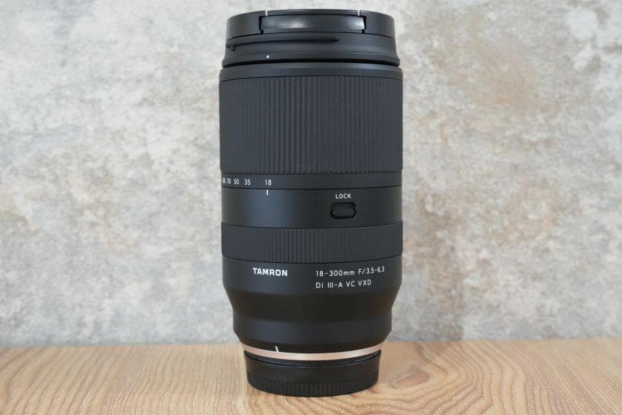 レンズ(ズーム) 18-300mm F3.5-6.3 Di III-A VC VXD B061X