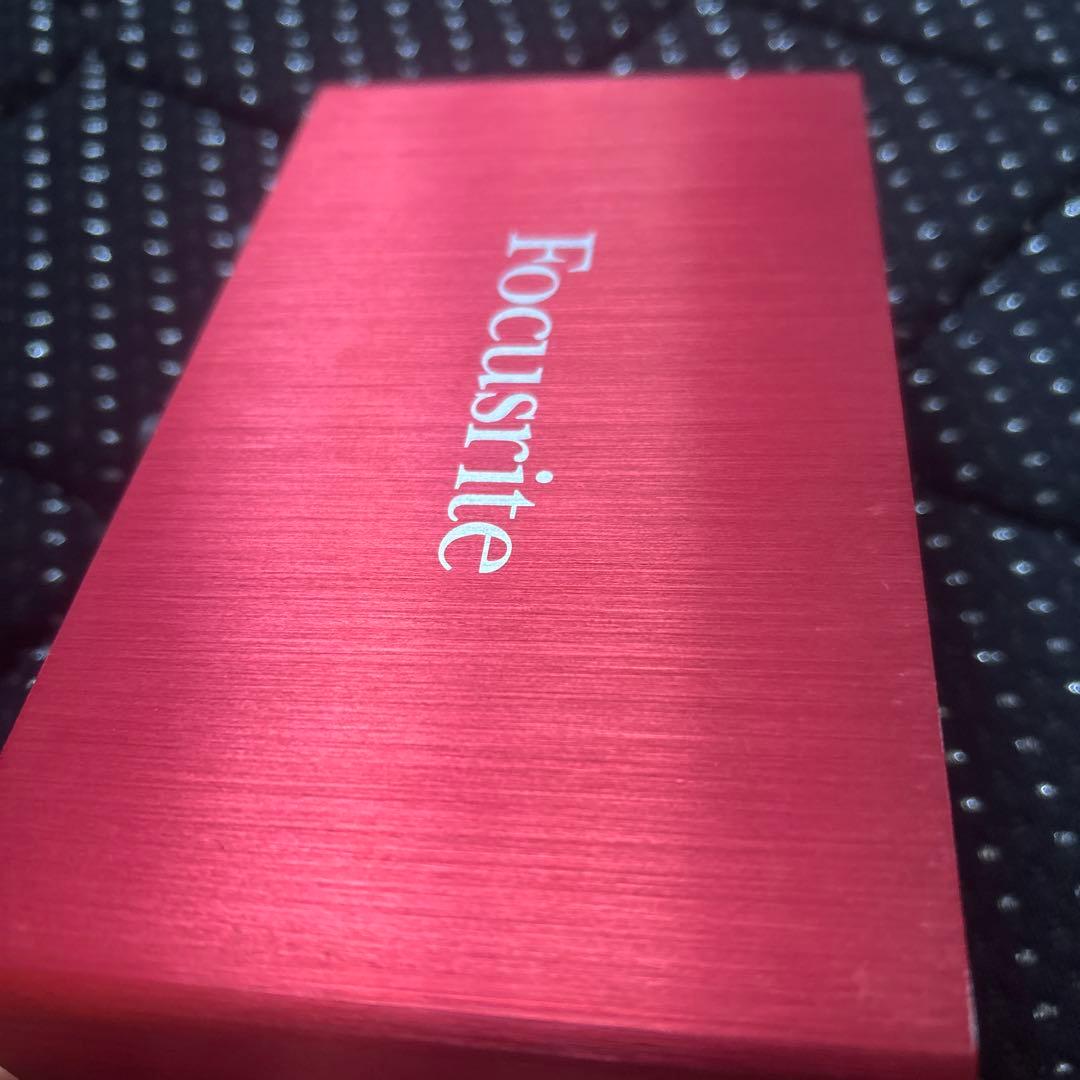 Focusrite Scarlett 2i2 (2gen) インターフェイス