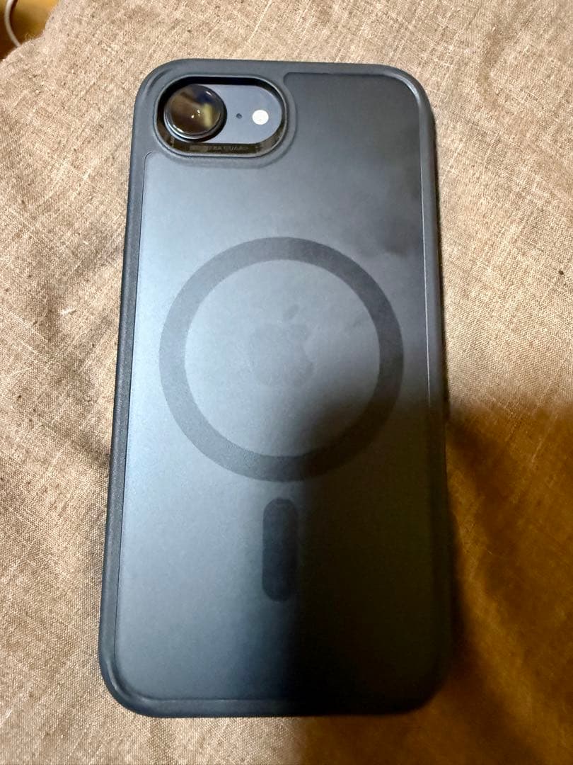 Apple iPhone 16e ブラック 本体 + ケース