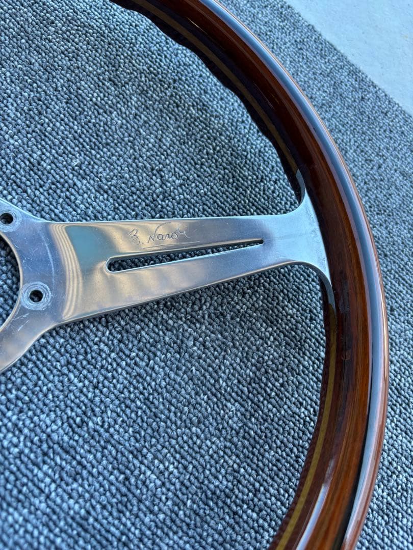 ナルディ　クラシック　3本スポーク　ウッドステアリング