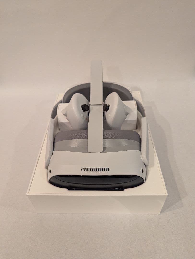 PICO4 ultra PICO Motion Tracker付き