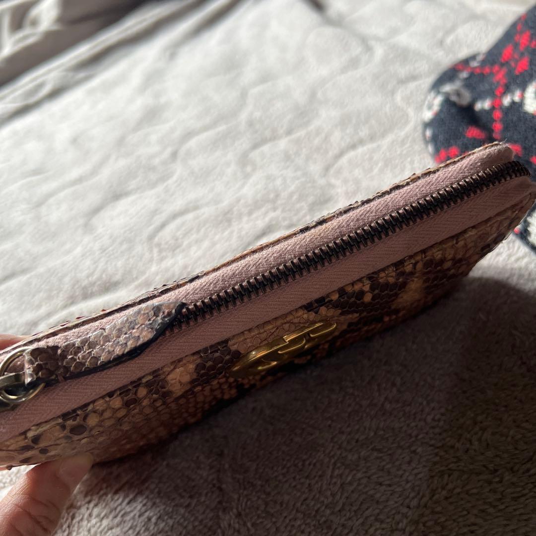 GUCCI ヘビ革 長財布 ピンク系