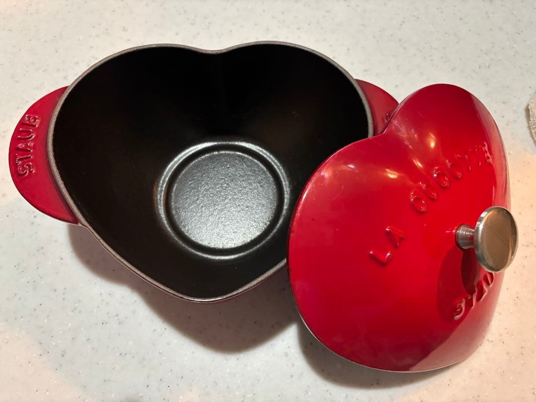 【廃盤・希少】 STAUB ハート型 両手鍋 赤