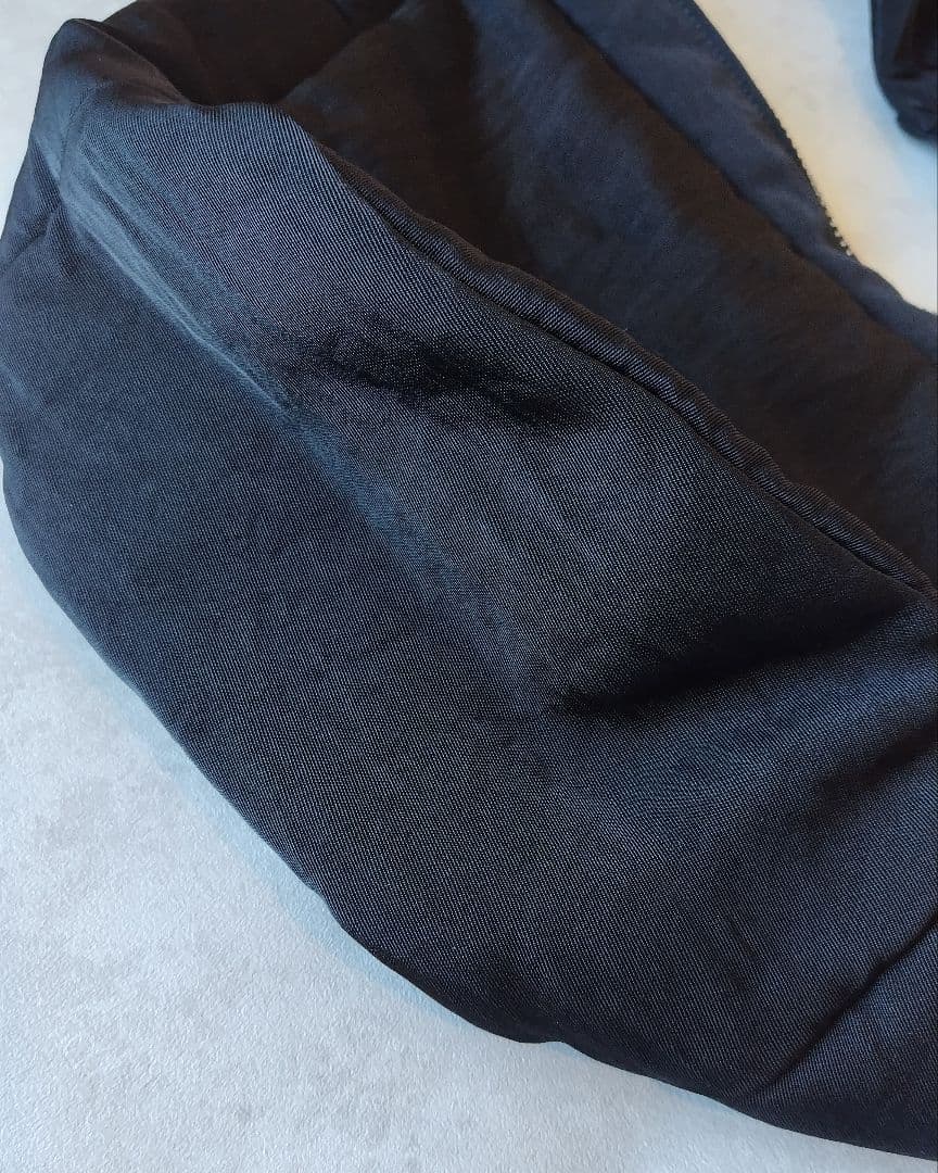 美品 ITTI ANNIE PUFFER TOWN MOON BAG イッチ