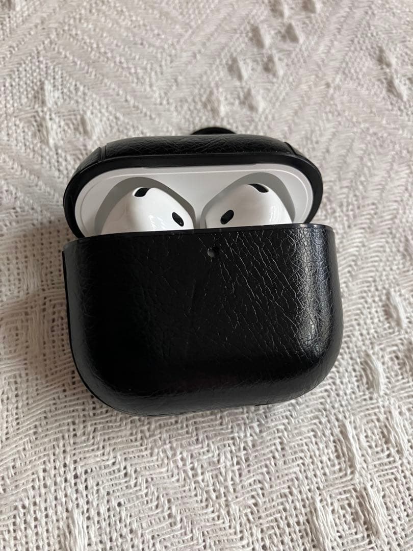 AirPods 4 ノイキャンモデル 保証残り有　本革ケース付き　12/3日購入
