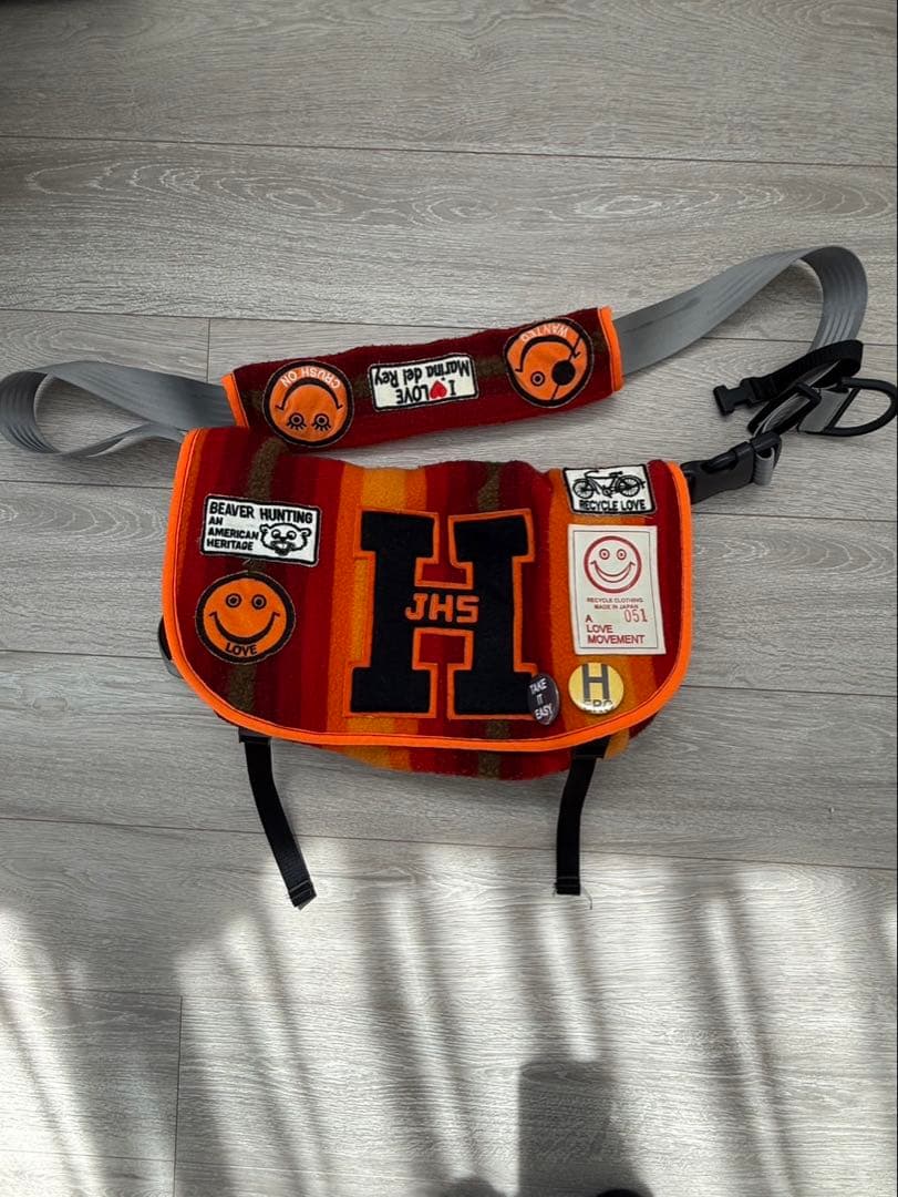 a love movement メッセンジャーバッグlarge