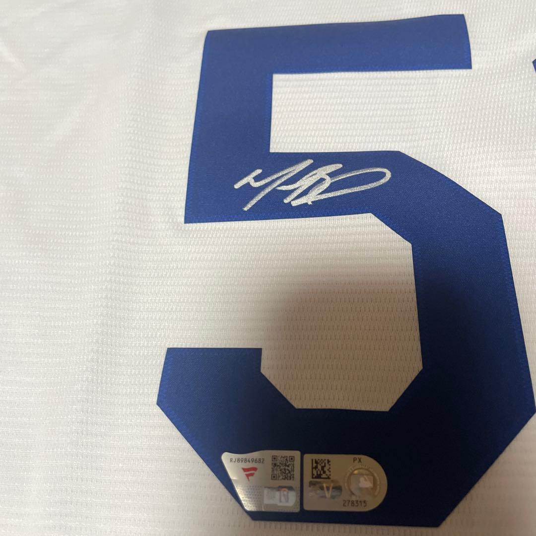 ロサンゼルスドジャース ムーキーベッツサイン入りユニフォーム 【直筆サイン】
