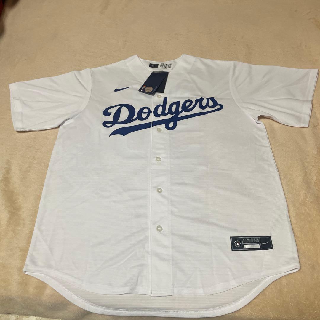 ロサンゼルスドジャース ムーキーベッツサイン入りユニフォーム 【直筆サイン】