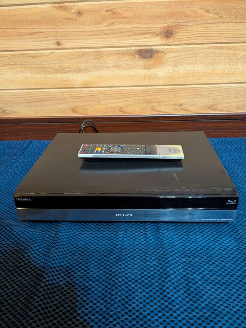 TOSHIBA 東芝 REGZA ブルーレイレコーダー　リモコン付き