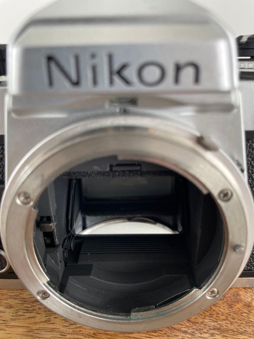 r*y様 Nikon FE 美品