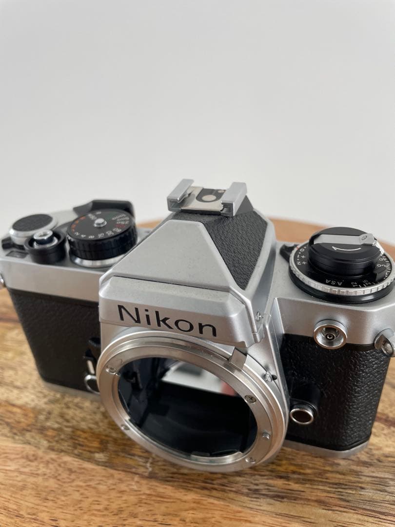 r*y様 Nikon FE 美品