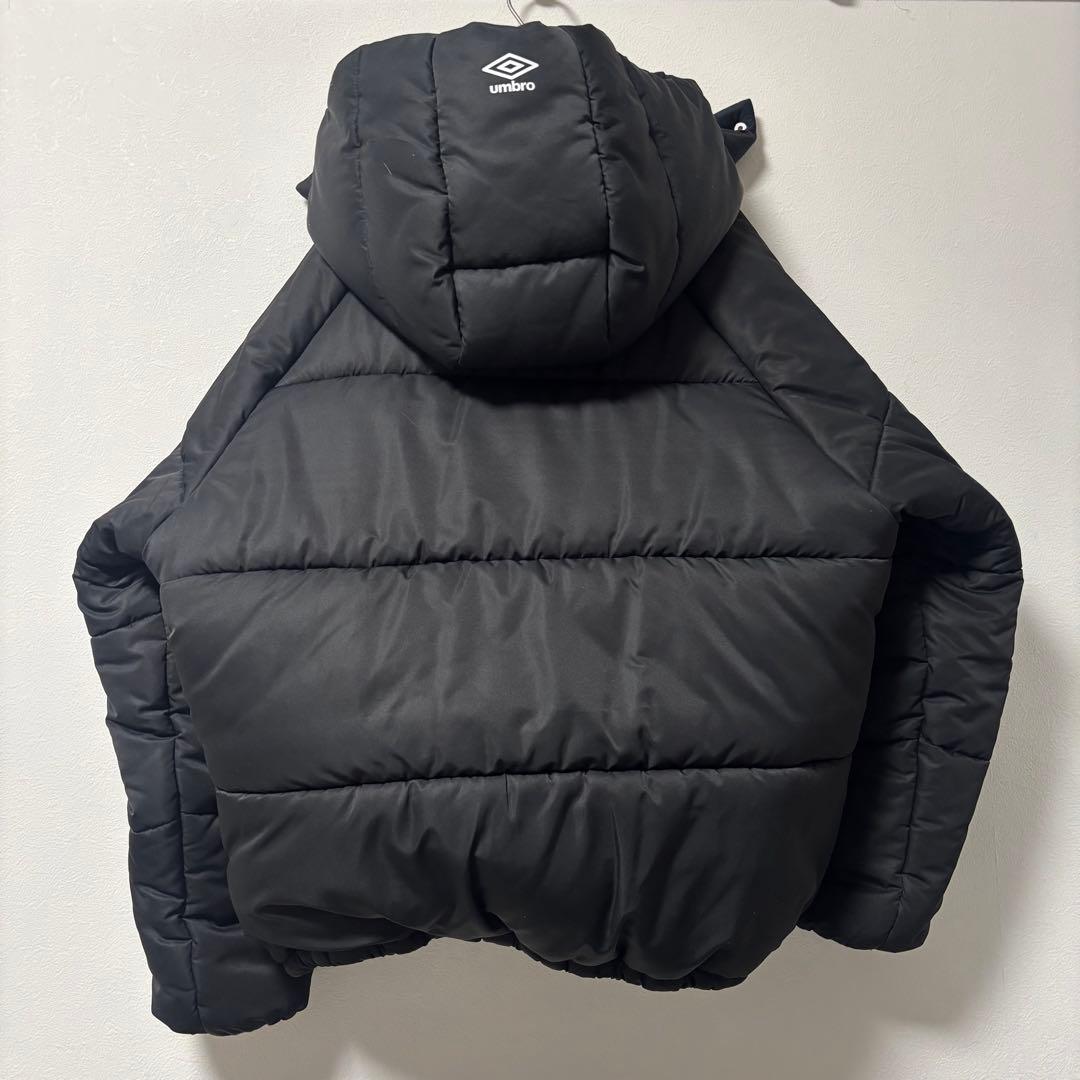 未使用級✨アンブロ×9090 中綿　ダウンジャケット　コラボ　ブラック　M 刺繍