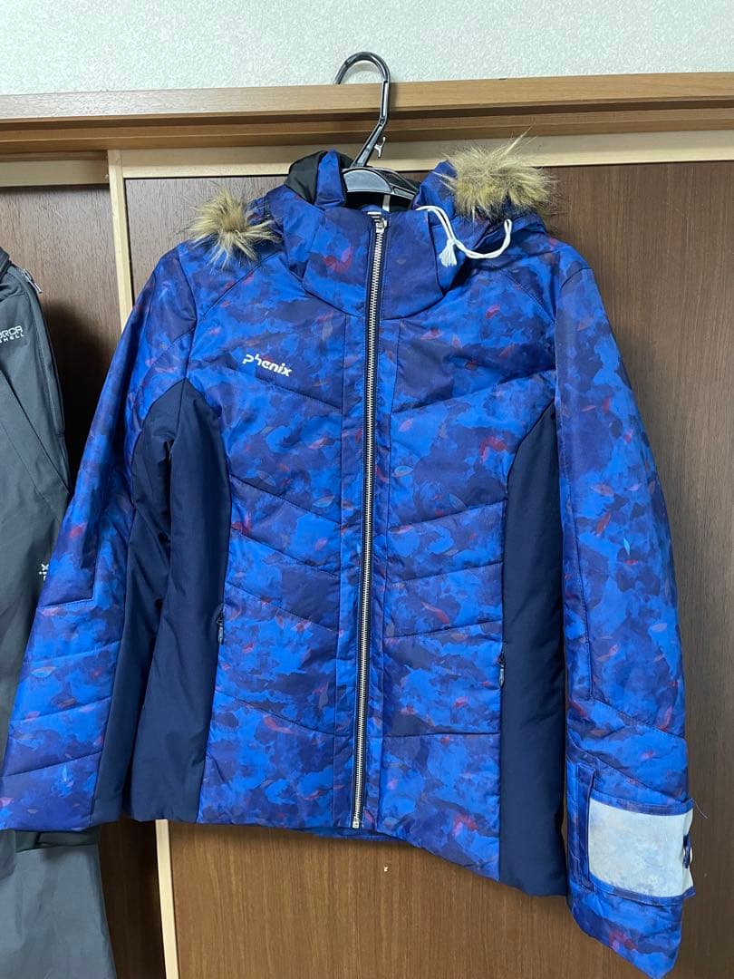 Phenix レディース スキーウェアセット（ジャケット・パンツ）