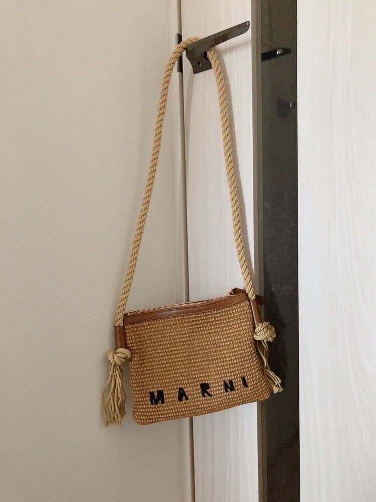 美品✨MARNI✨マルニ　ラフィア ロゴ ロープ　タッセル★かごショルダーバッグ