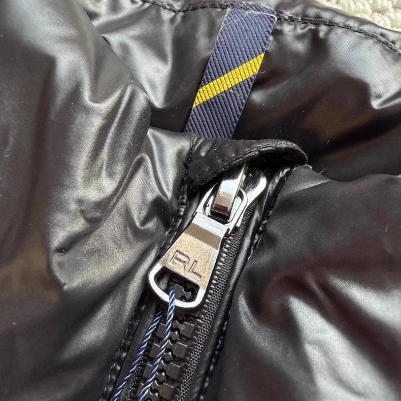 ブラック ダウンジャケット 取り外しフード付き