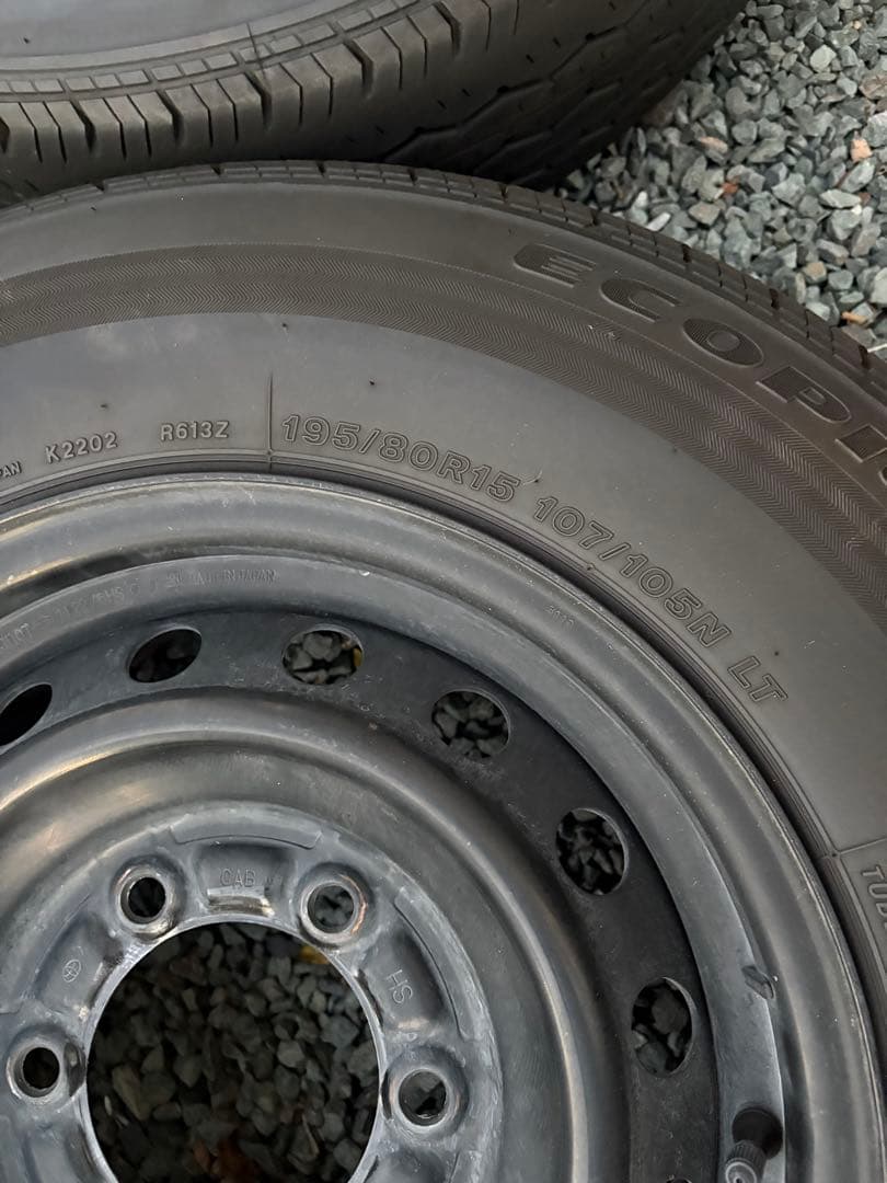 ブリヂストン　195/80R15 タイヤ　ホイール　セット　溝あります。