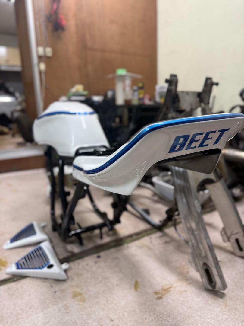 ※ クロム オールペン後未使用サイドカバー、テールカウル