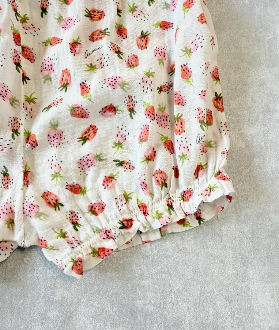 【GUCCI】グッチ ベビー ロンパース いちご柄 9-12M 箱付き