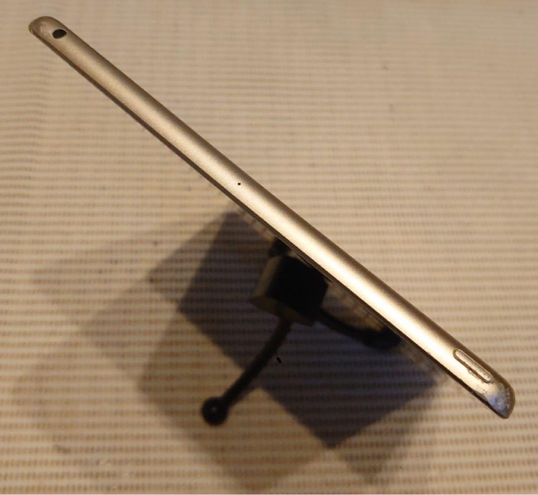 完動品iPad第5世代(A1822)本体32GBゴールド送料込8HP9X