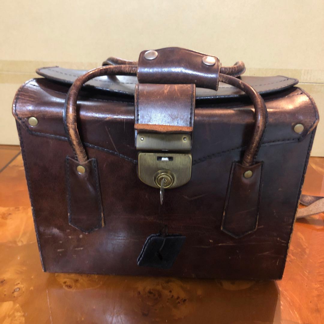 ☆彡昭和レトロ☆彡　キャノンカメラ/＆牛革専用バック　レンズ、カメラ用品いっぱい