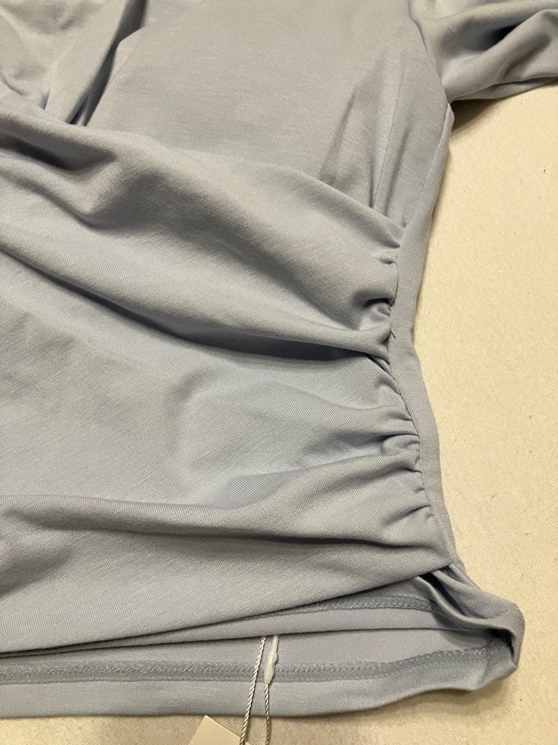 SUKALA カップ付きギャザークロスロングスリーブトップス