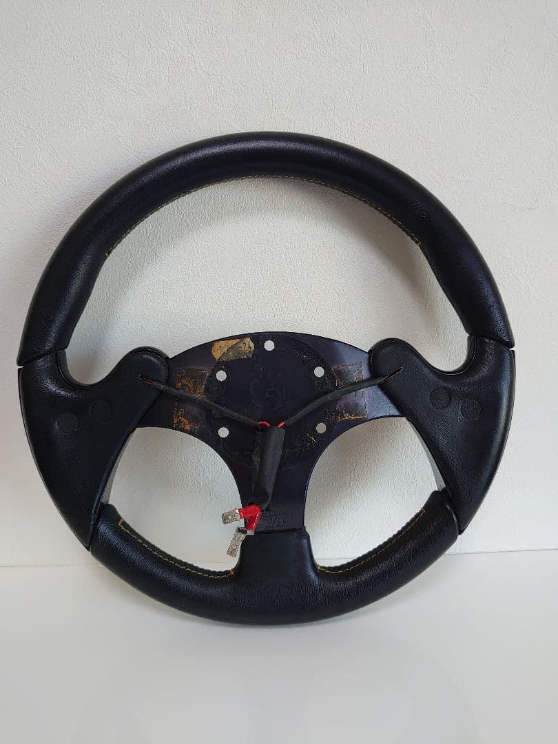 MOMO ステアリング F-1 Concept