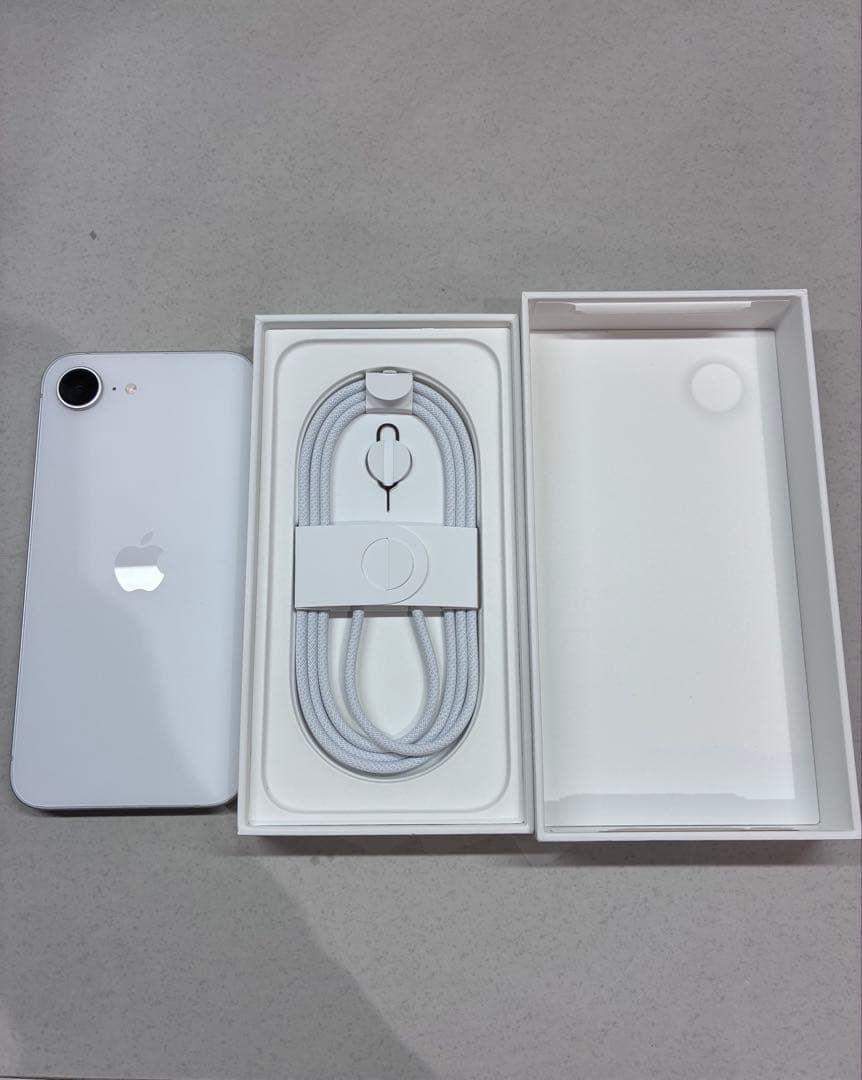 Apple iPhone 16e ホワイト 128GB 本体