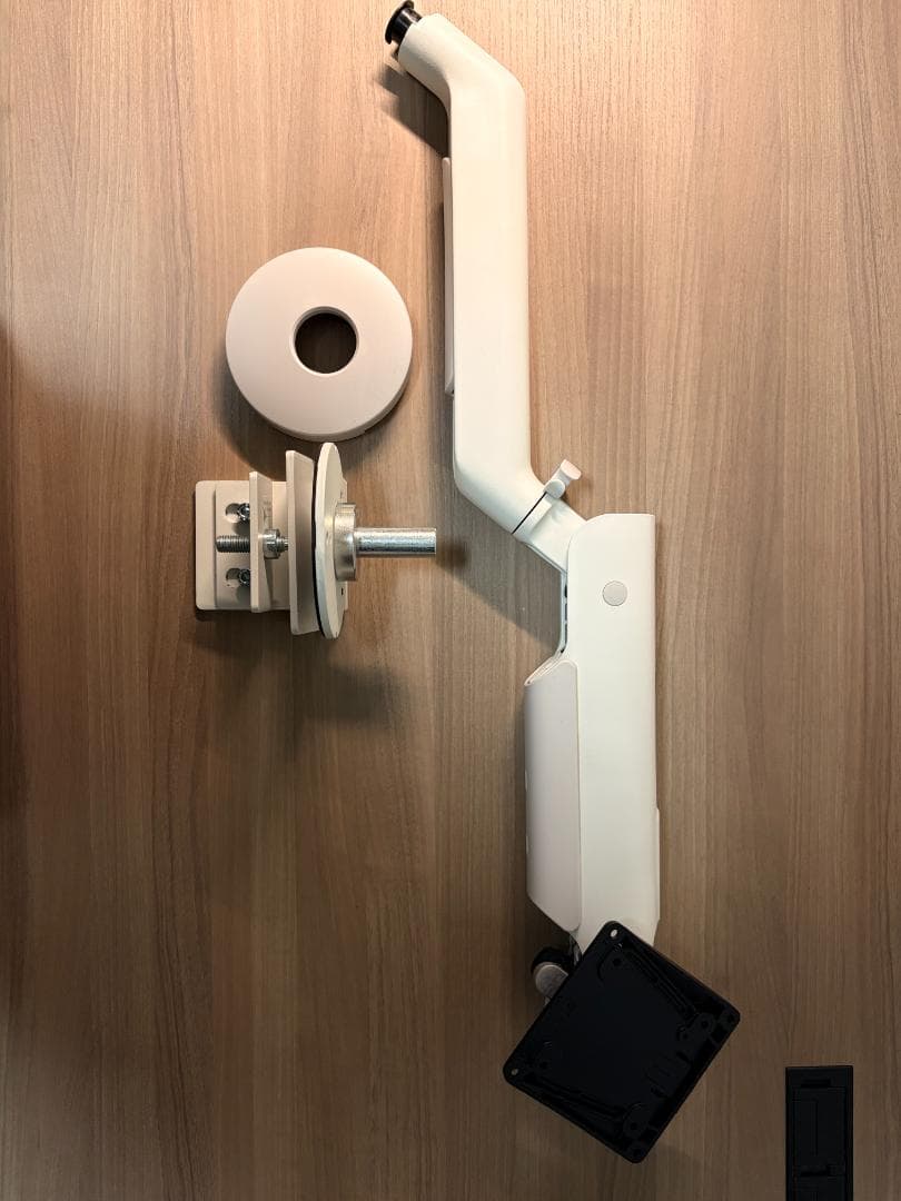 ハーマンミラー Flo X モニターアーム