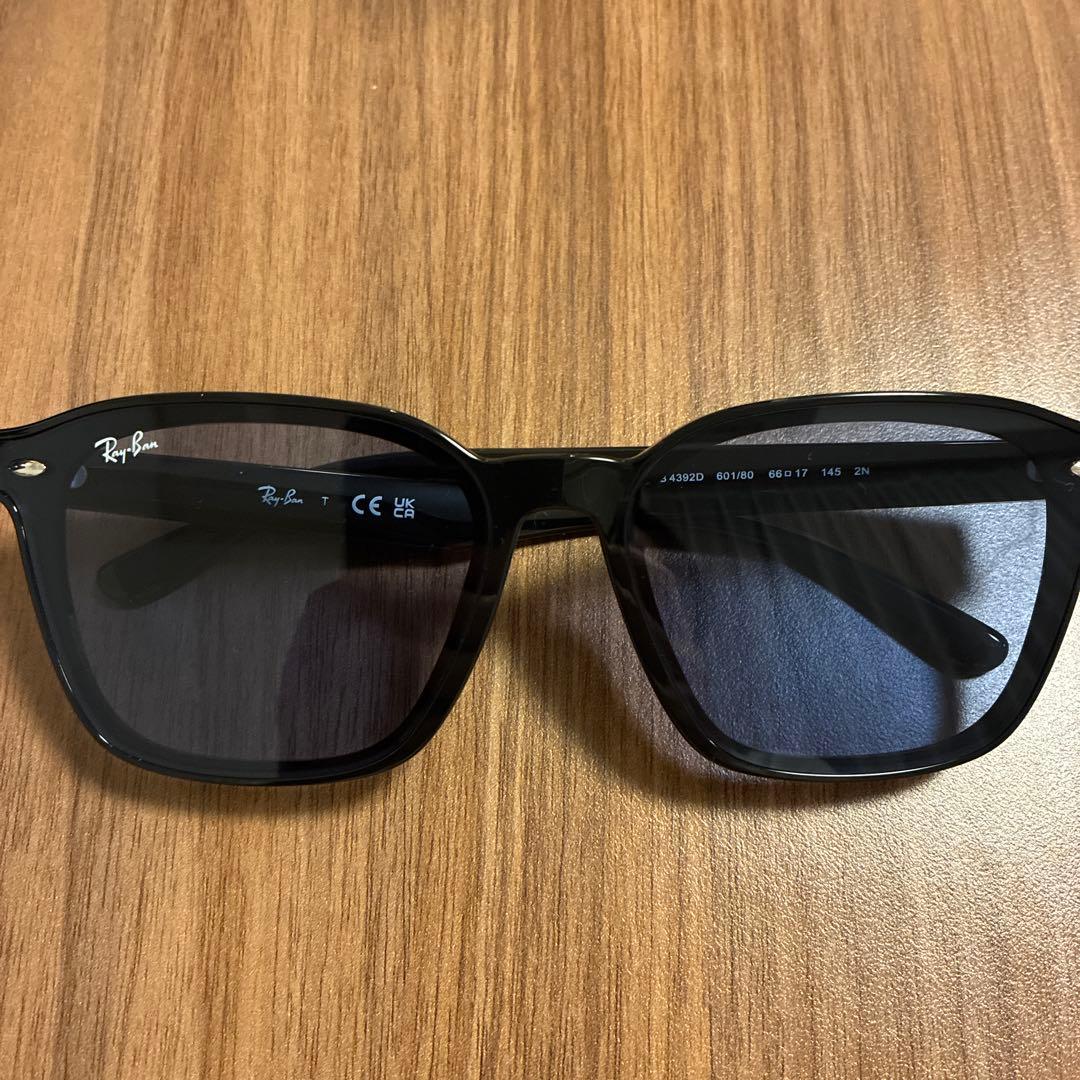 Ray-Ban RB 4392D サングラス