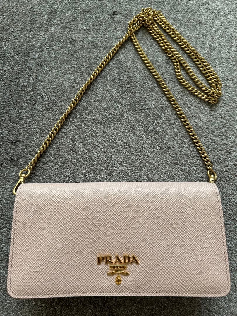 【新品・未使用】PRADA ピンク レザー ショルダーバッグ