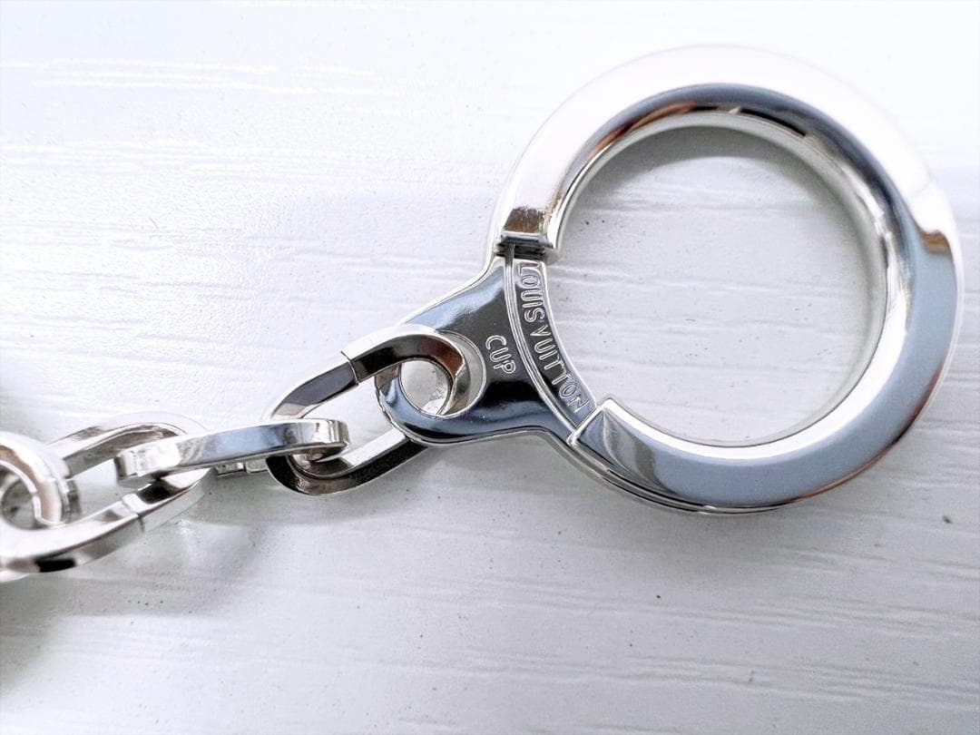 使用感なし　美品　ルイヴィトン　ルイヴィトンカップ2003　キウイ　キーホルダー