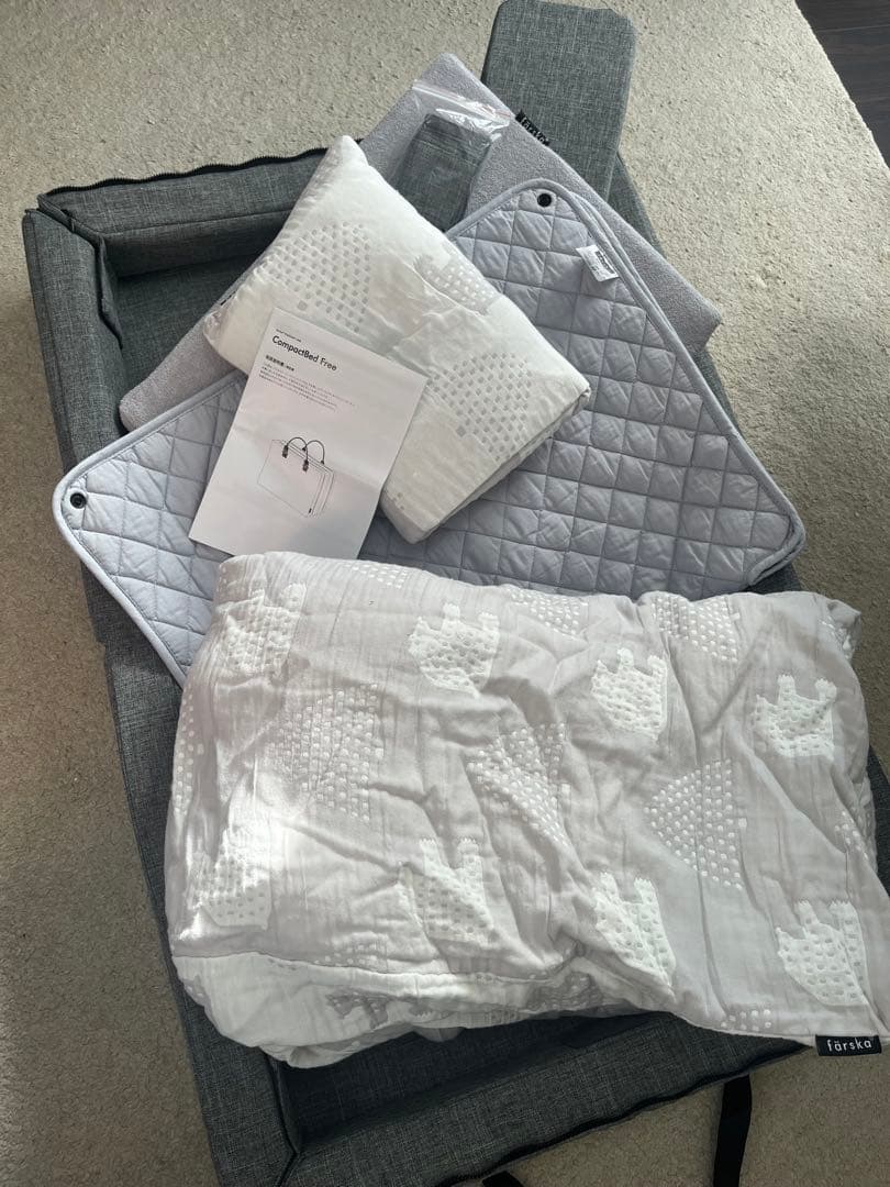 値下【美品】farska ベビーコンパクトベッドfree(説明書、専用カバー付)