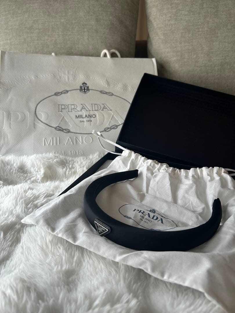 PRADA ブラック ヘアバンド 専用袋・ケース付き