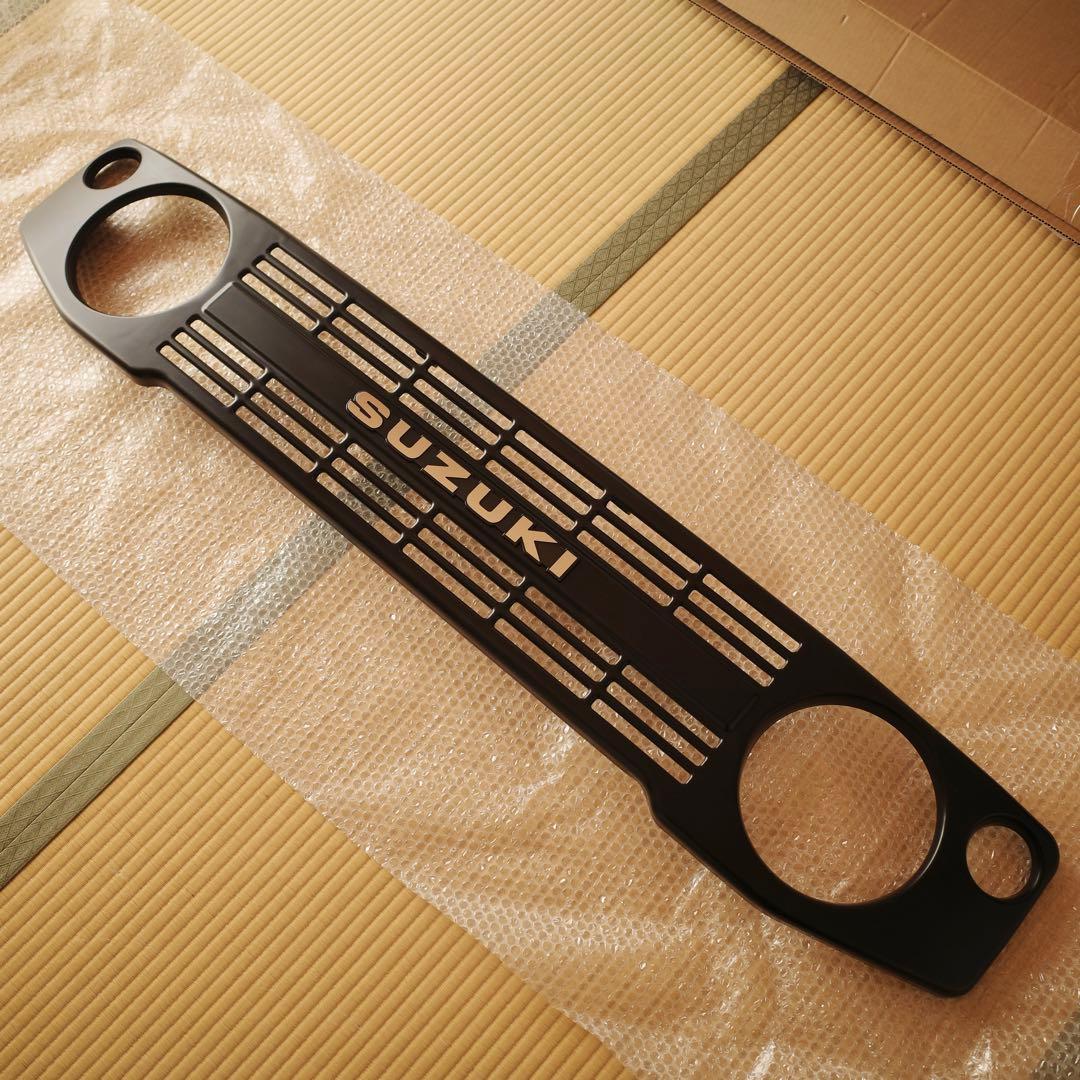 APIO アピオ ヴィンテージアイアングリル 純正エンブレム ジムニー6474