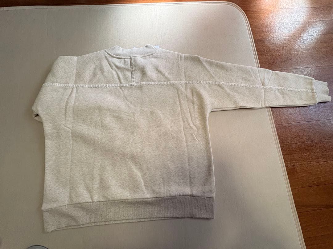 UGG スウェットシャツ Classic Crewneck ライトベージュ