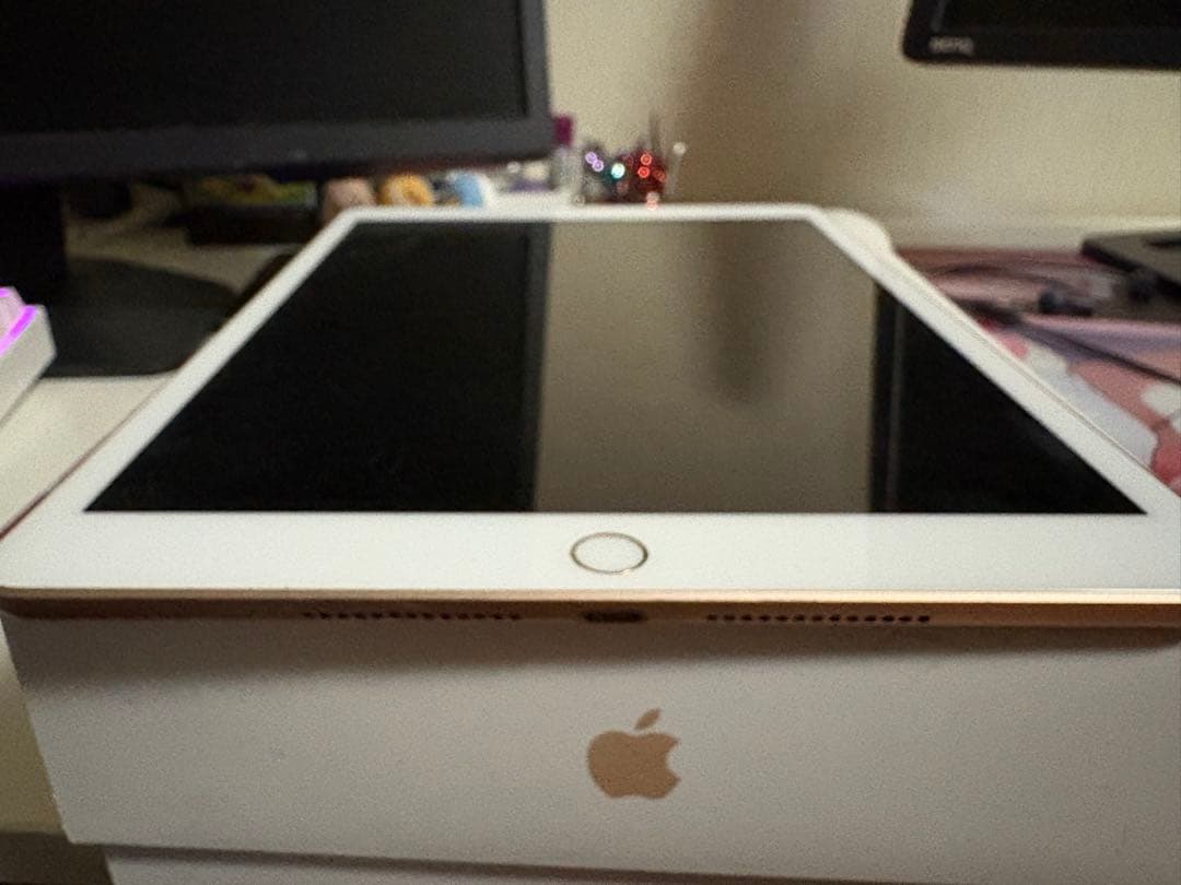 iPad (第7世代) ゴールド 10.2インチ 本体　SIMフリー