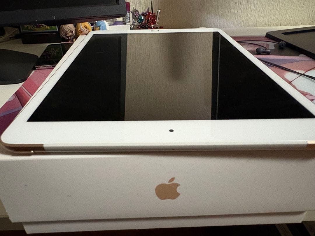 iPad (第7世代) ゴールド 10.2インチ 本体　SIMフリー