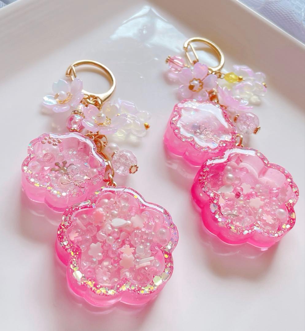 シャカシャカキーホルダー　桜の御守りシェイカー　だるま付き　ひなページ