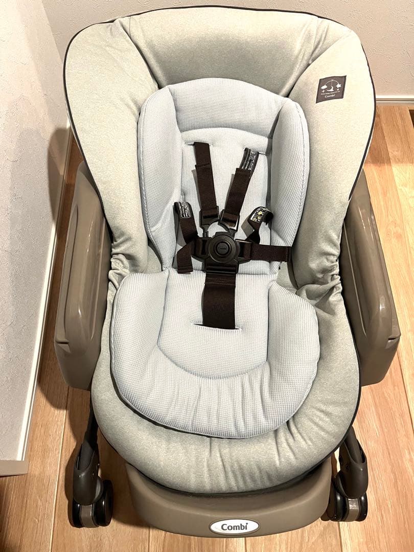 コンビ ネムリラ AUTO SWING 電動　ハイローチェア