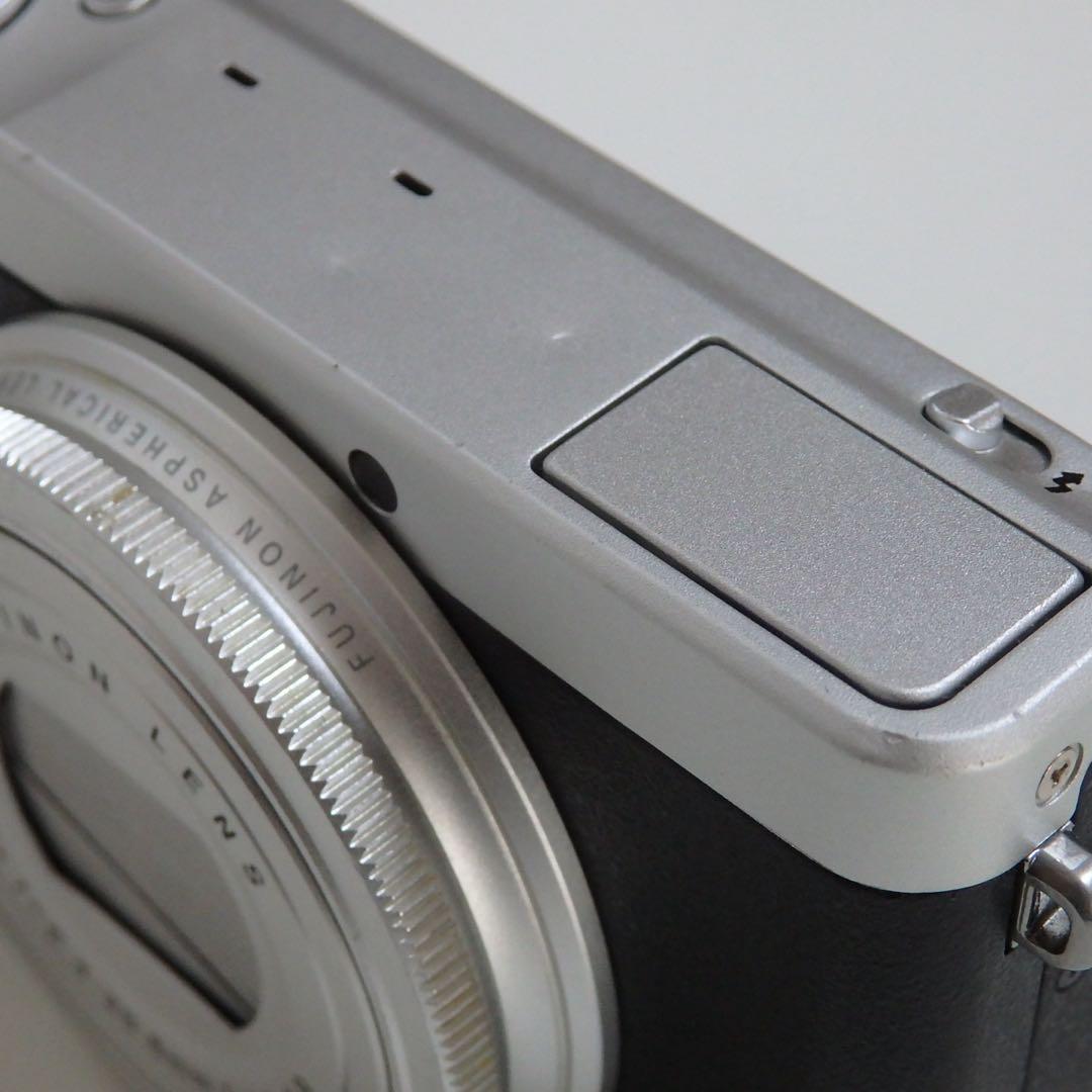 動作確認済み　Fujifilm XQ2 シルバー　箱付　フジフイルム