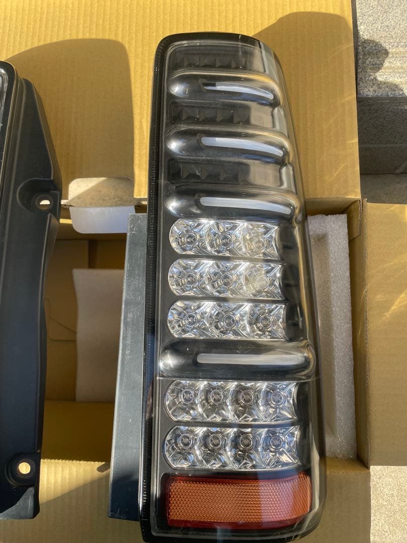 ジムニーjb23LEDテールランプ　エムブロ