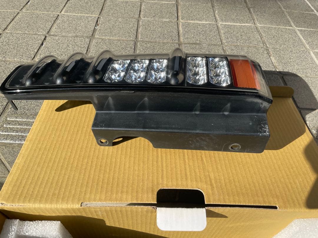 ジムニーjb23LEDテールランプ　エムブロ