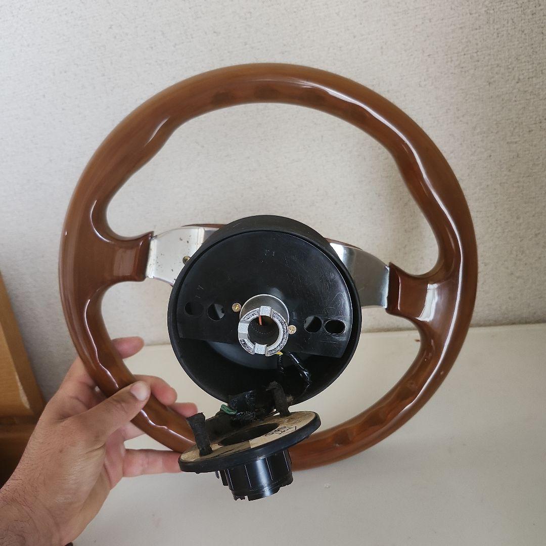 MOMO.ウッド スポーツスタイル ステアリング