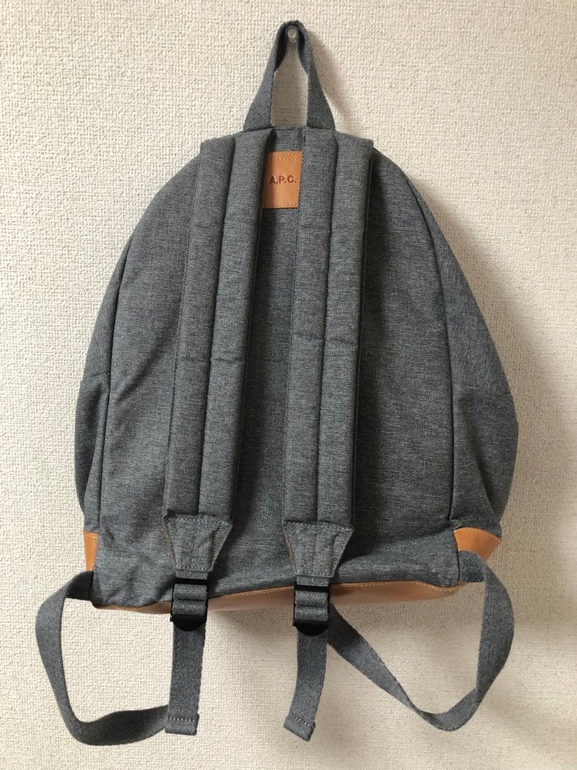 A.P.C. × EASTPAK グレー リュック・バックパック