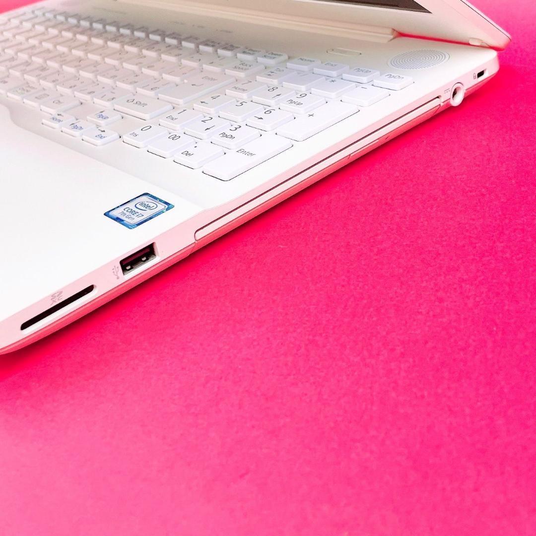 高性能Corei7✨️薄型ノートパソコン✨️快適SSD 可愛いホワイト✨️カメラ付き